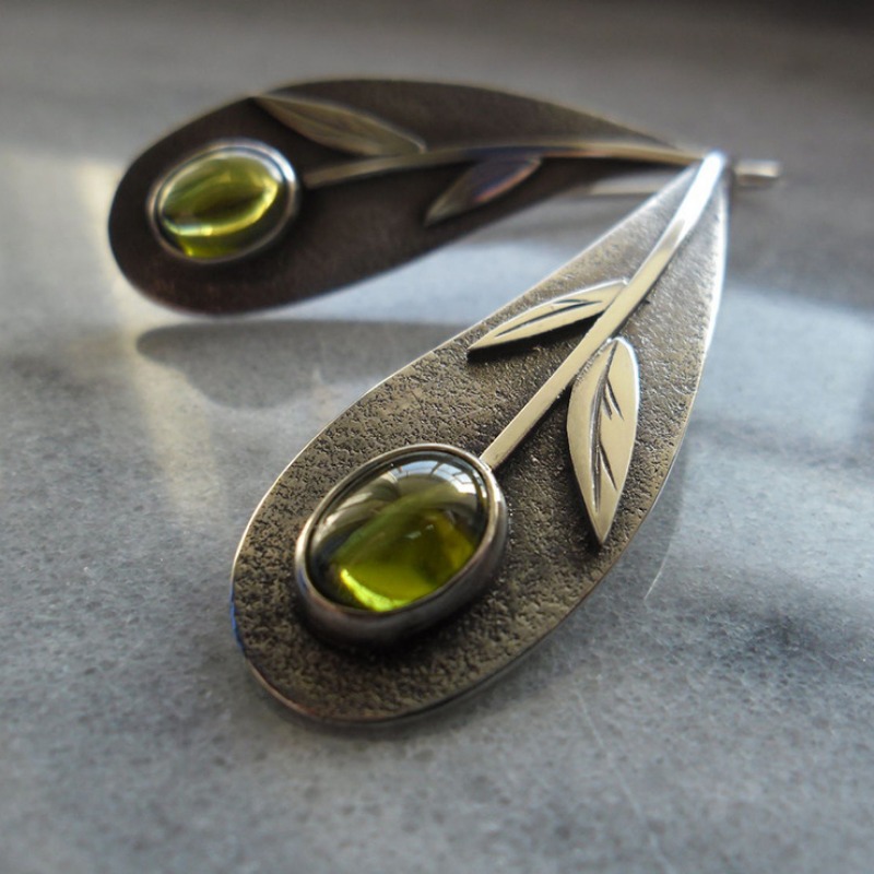 Ethnic Fashion India - Vintage Plant Leaf Olive Green Resin